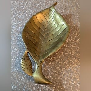 Gold Leaf-Shaped Decorative Tray